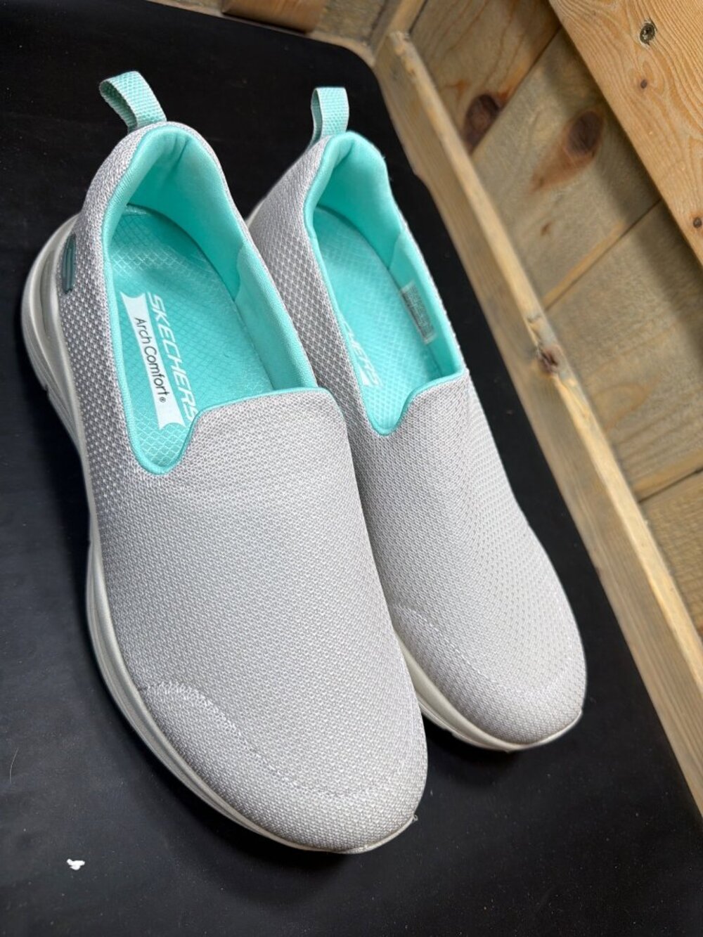 Skechers Womens 7.5 Arch Comfort Slip On Walking Shoes Gray Teal Mesh 56126 - Picture 2 of 9